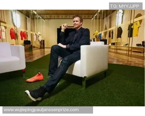 足球明星如何选择鞋子提升球场表现与技巧的秘密分享