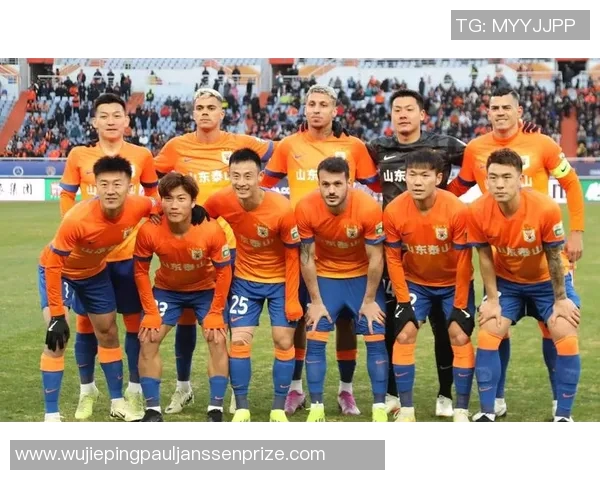 足球明星祁宏的辉煌职业生涯与成就回顾