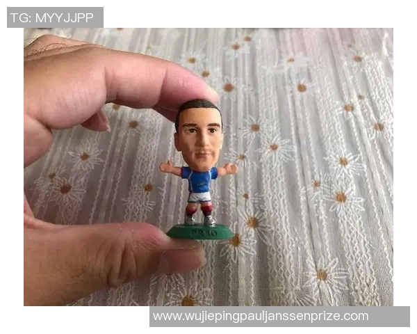 手把手教你捏出足球明星人偶的详细视频教程，轻松打造你的偶像形象