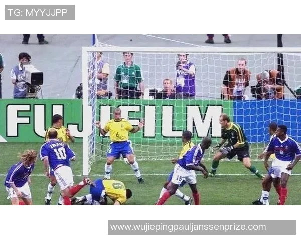 球王与足球明星之间的传奇关系与影响力探讨 球王与足球明星之间的传奇关系与影响力探讨