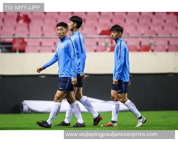 学生与足球明星C罗的梦想之路如何激励年轻一代追逐足球梦想 学生与足球明星C罗的梦想之路如何激励年轻一代追逐足球梦想